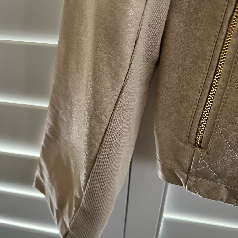 Calvin Klein Jacket with Gold Zipper Detail - Picture 4 of 7